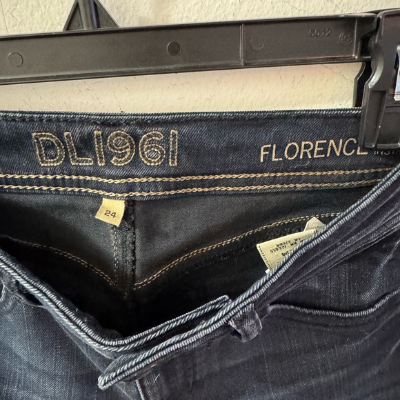 DL1961 skinny jeans, altered length, dark wash, size 24 - Picture 5 of 6